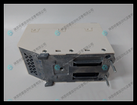 SCHNEIDER BMEP585040控制模塊