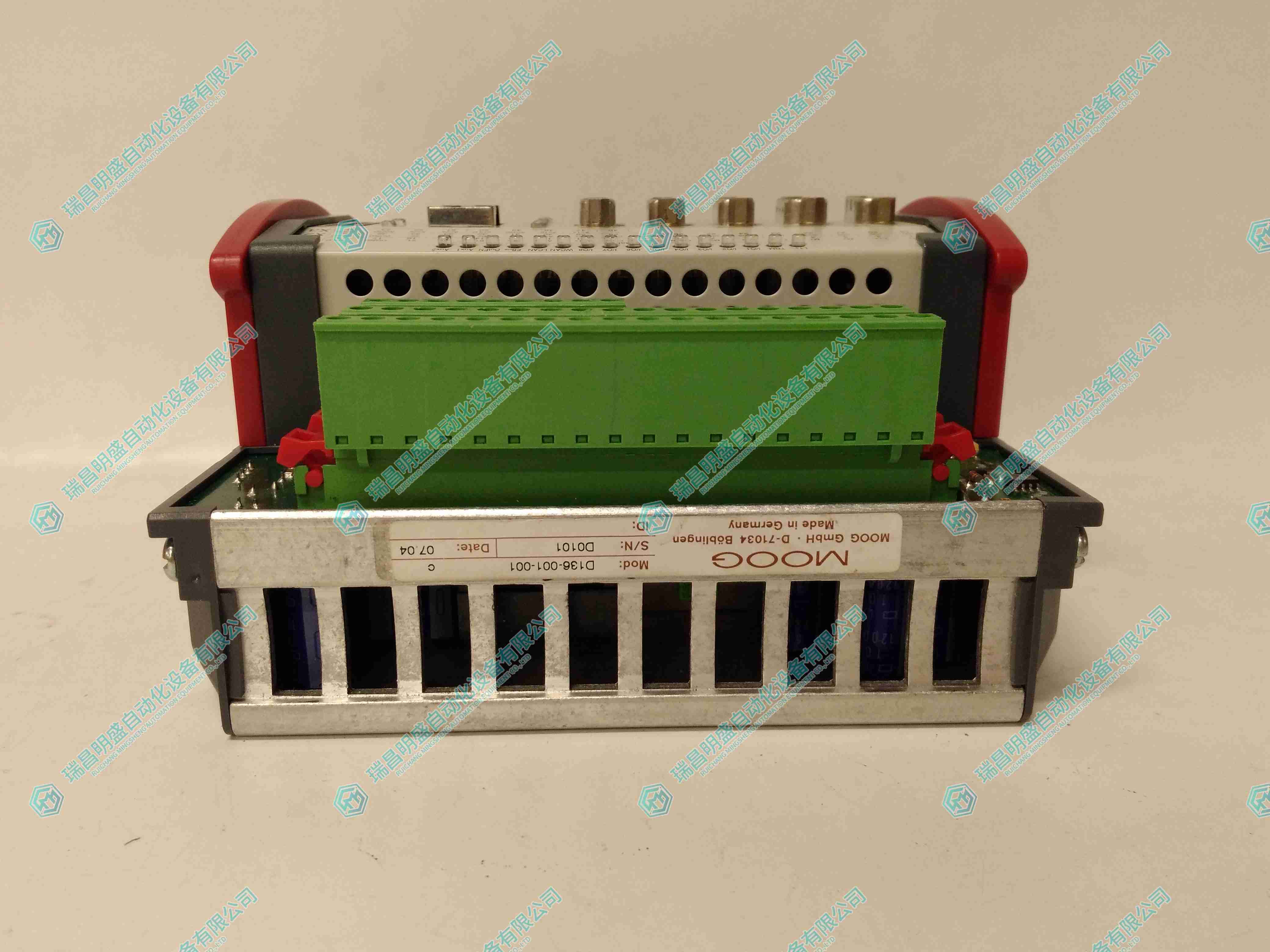 MOOG D136-001-001 控制器