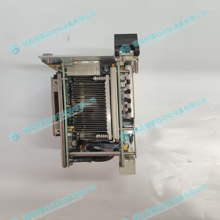 NI PXIe-8135 控制器模塊