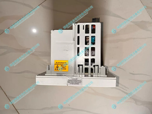 ABB REF610C11HCNR01? 繼電器